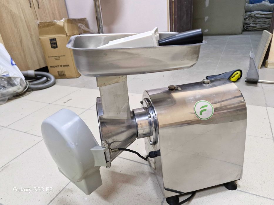 Сиротерка Fama .