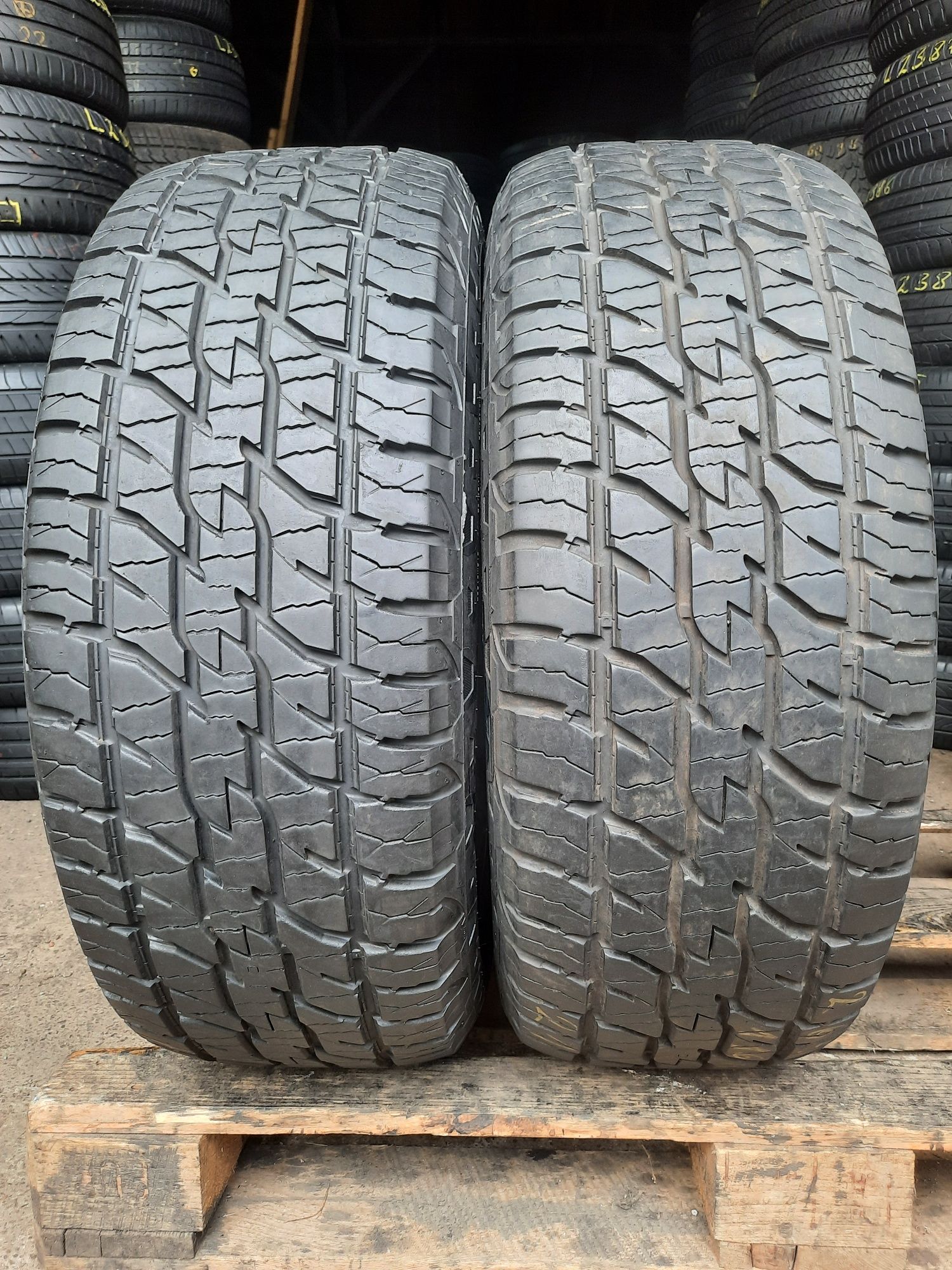 Літні шини 265/65 R17 Avon AX7 2шт.
