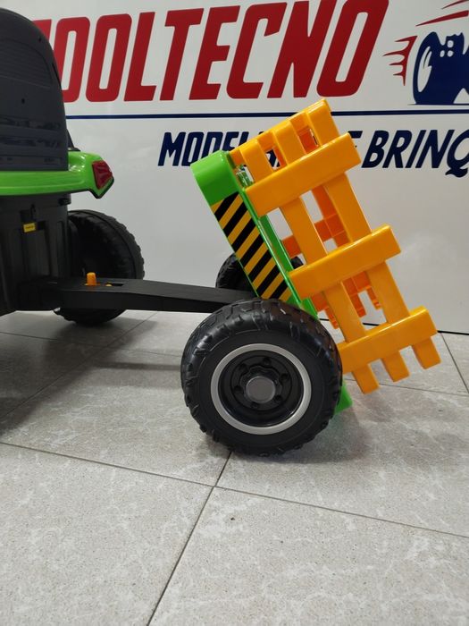 Trator Elétrico infantil 12v rodas de borracha