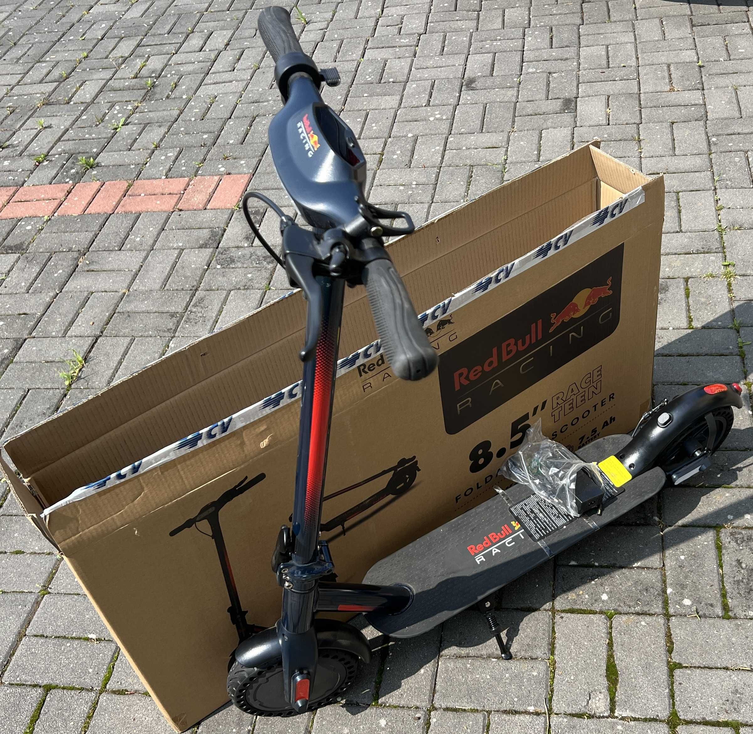 Hulajnoga Red Bull Racing 8,5 cala
