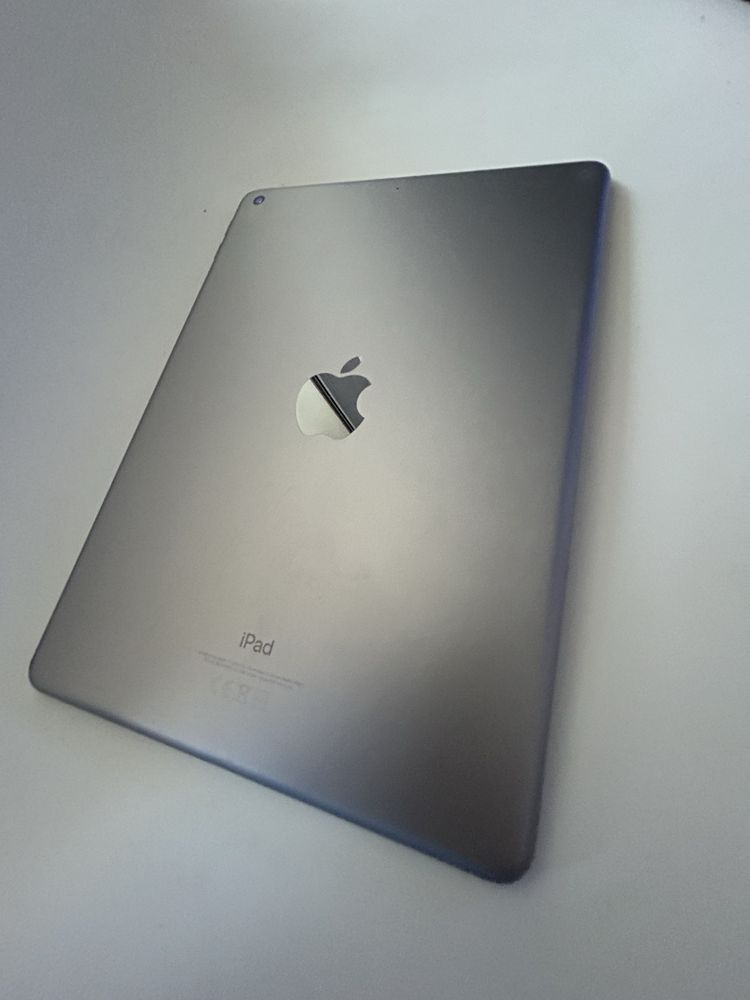 APPLE iPad 6 generacji model A1893 Bat. 94%