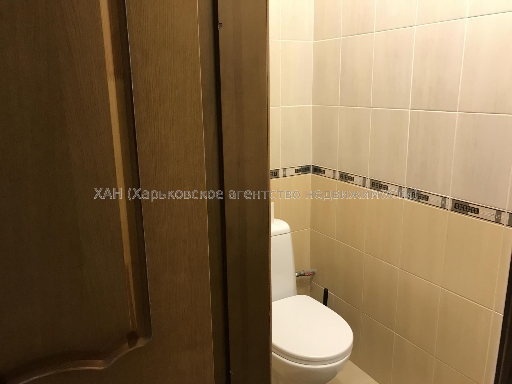 Продам 4к кв.у центрі міста 120тис.з послугами АН  М52
