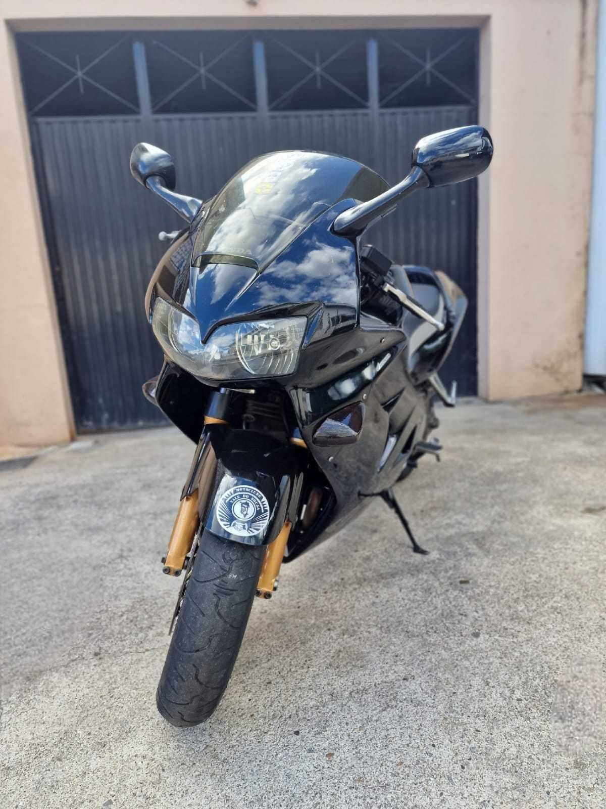 Moto Honda VFR 800 Muito estimada