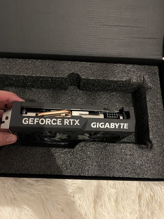 RTX 4060 8gb ram ddr6 OC Gigabyte