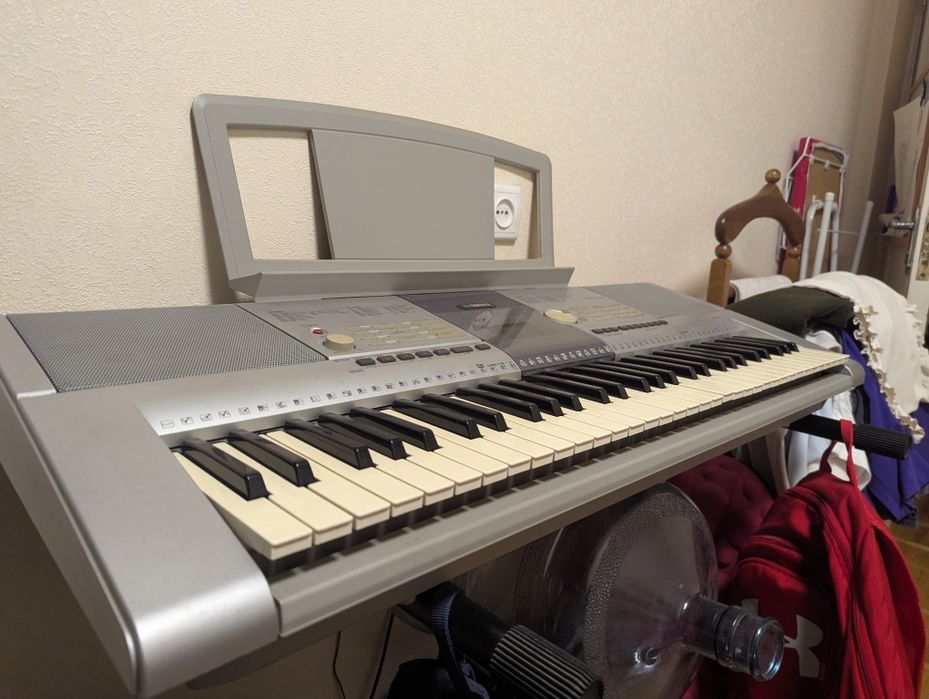 синтезатор Yamaha PSR 295