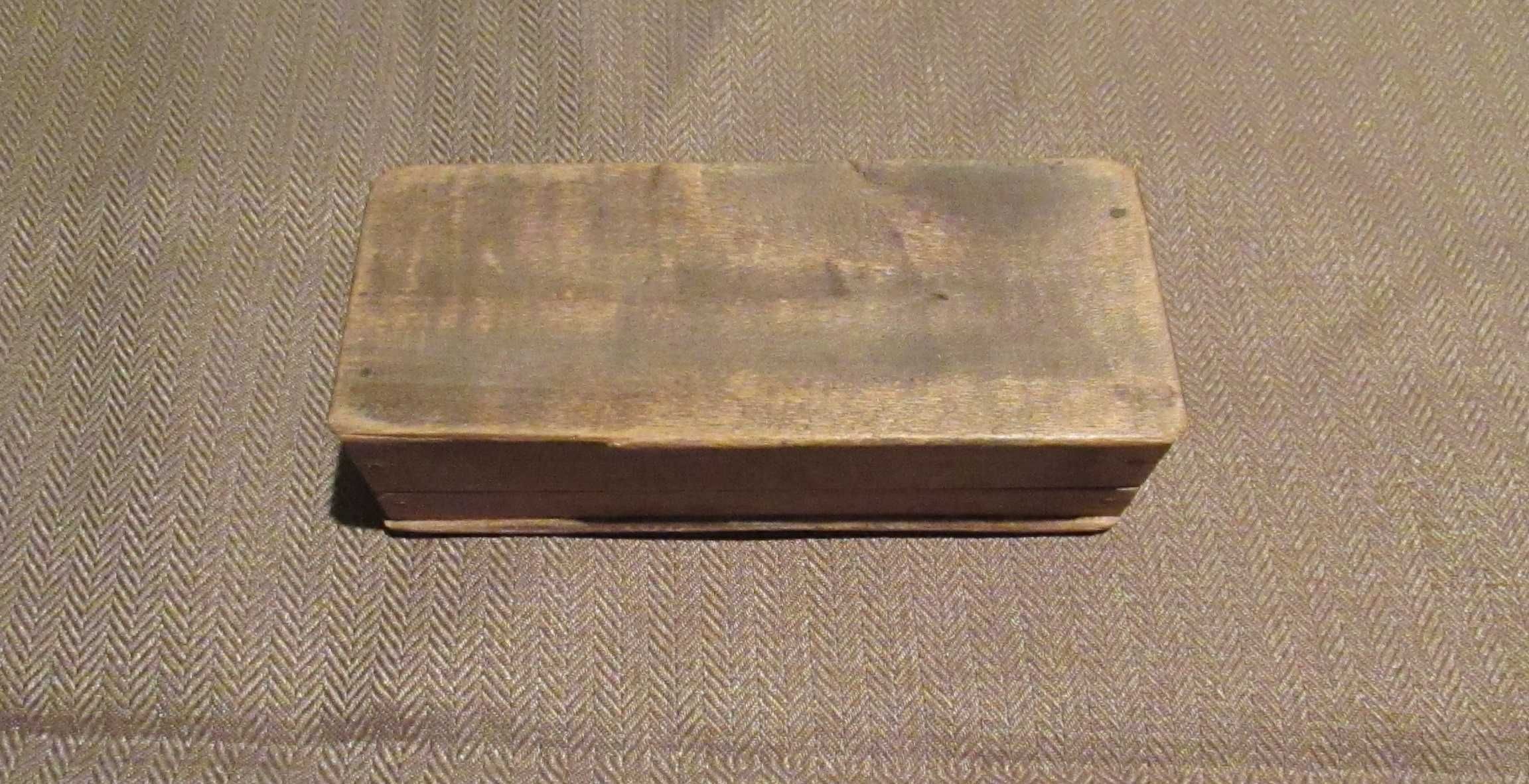 Антикварная коробочка для бисера (начало ХХ века).