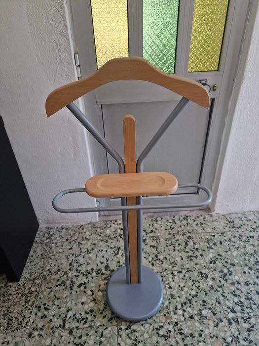 Moveis e eletrodomesticos (bengaleiro, liquidificadora,berçário,móvel)