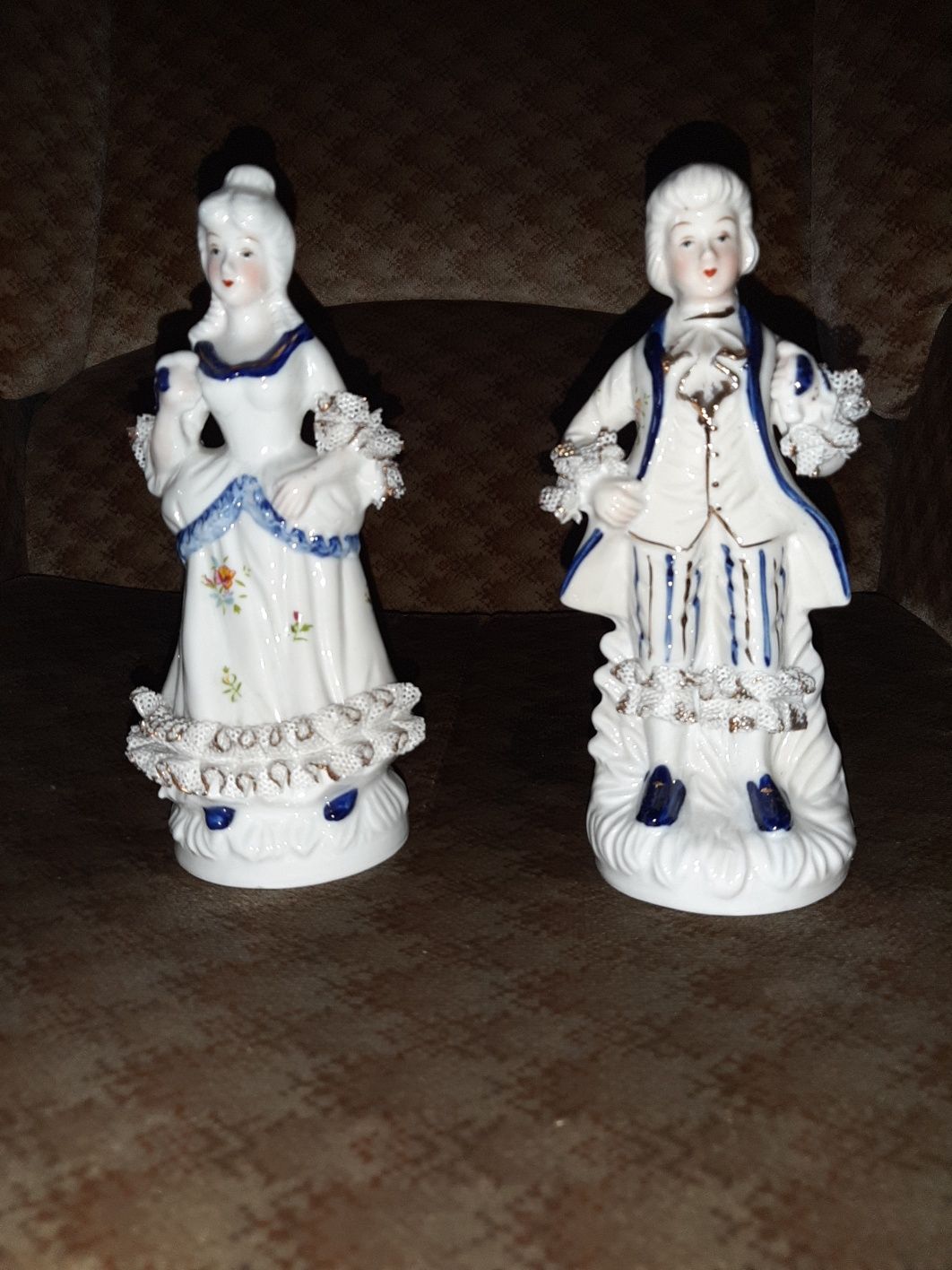 Conjunto de bonecos de porcelana