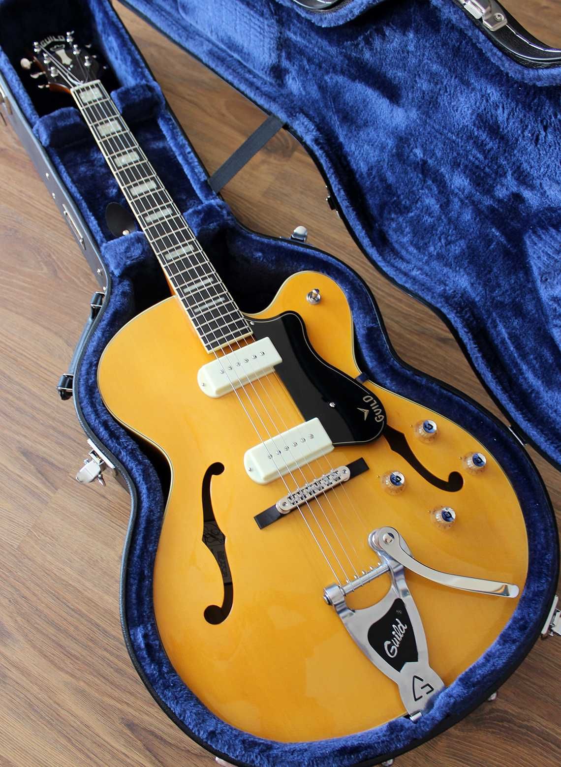 Gibson - Guild X-175B Manhattan