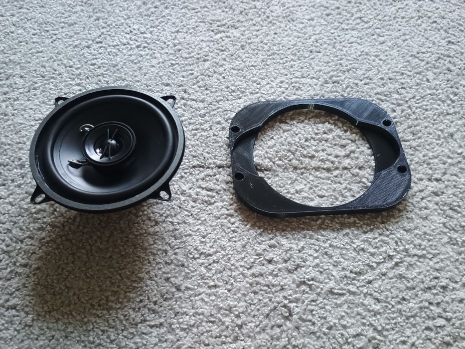 Fiat 126p Głośnik i adapter 13
