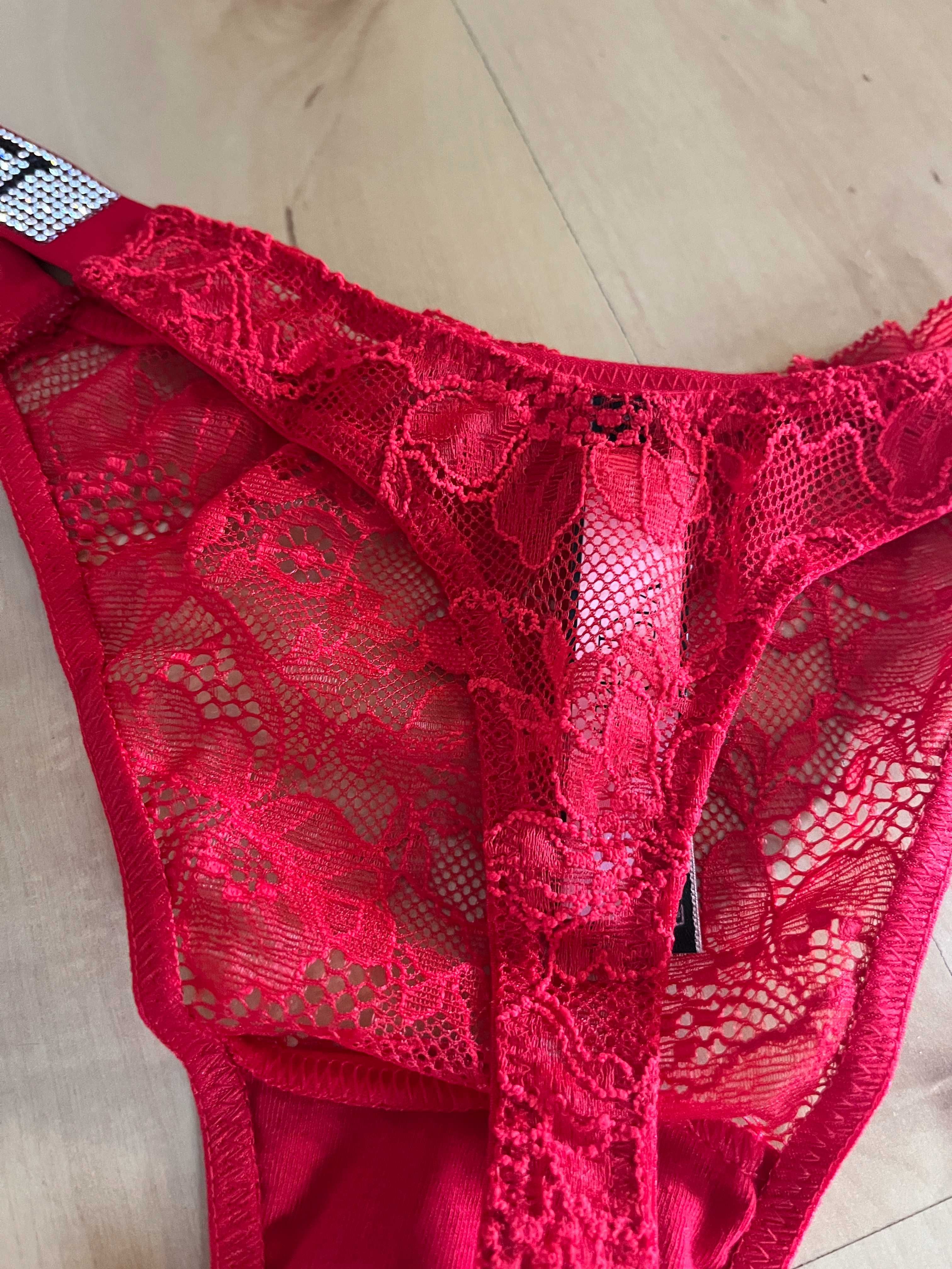 czerwone koronkowe majtki stringi z kryształkami Victoria's Secret r S
