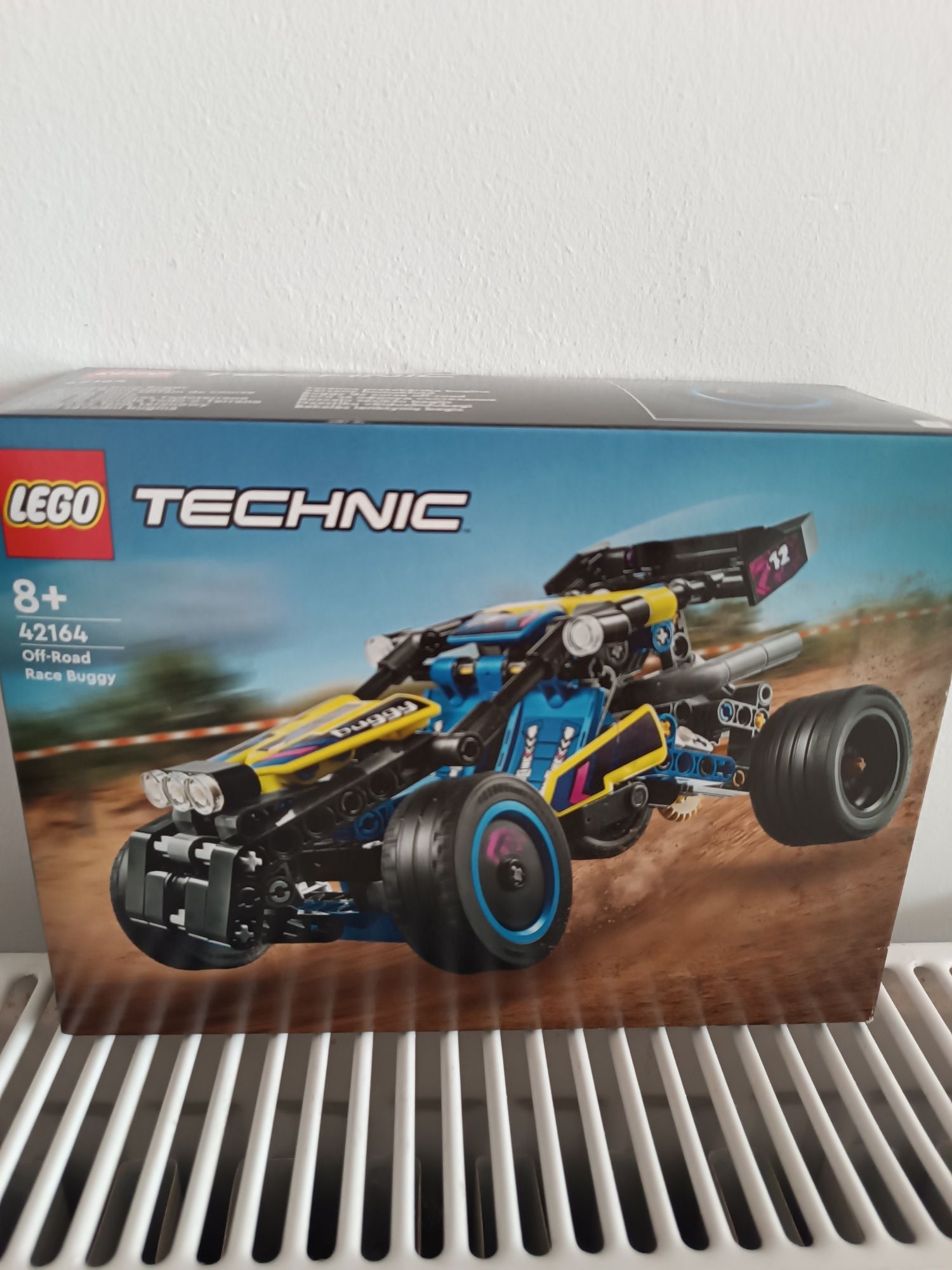 Klocki LEGO Technic 42164 - Wyścigowy łazik terenowy