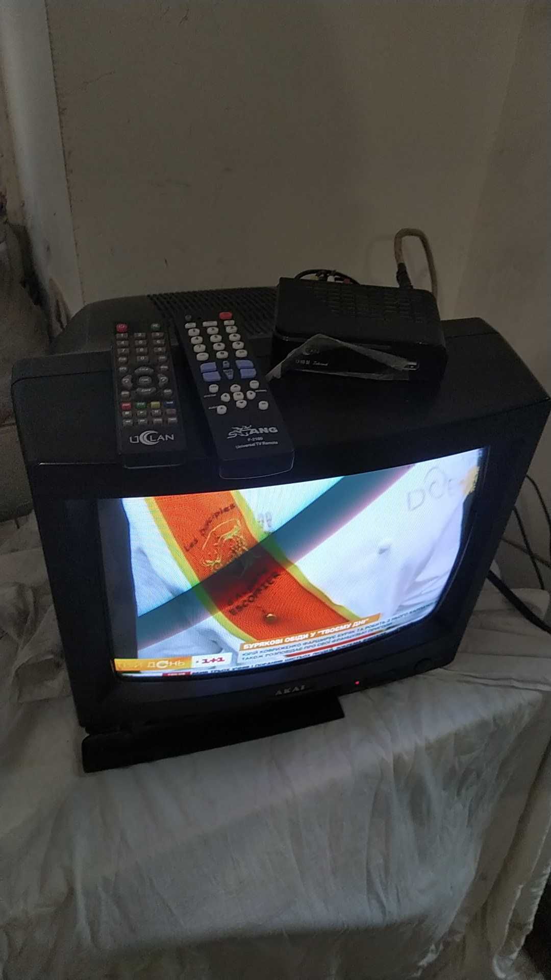 Экономия ! Телевизор в комплеккте с Т-2 тюнером !