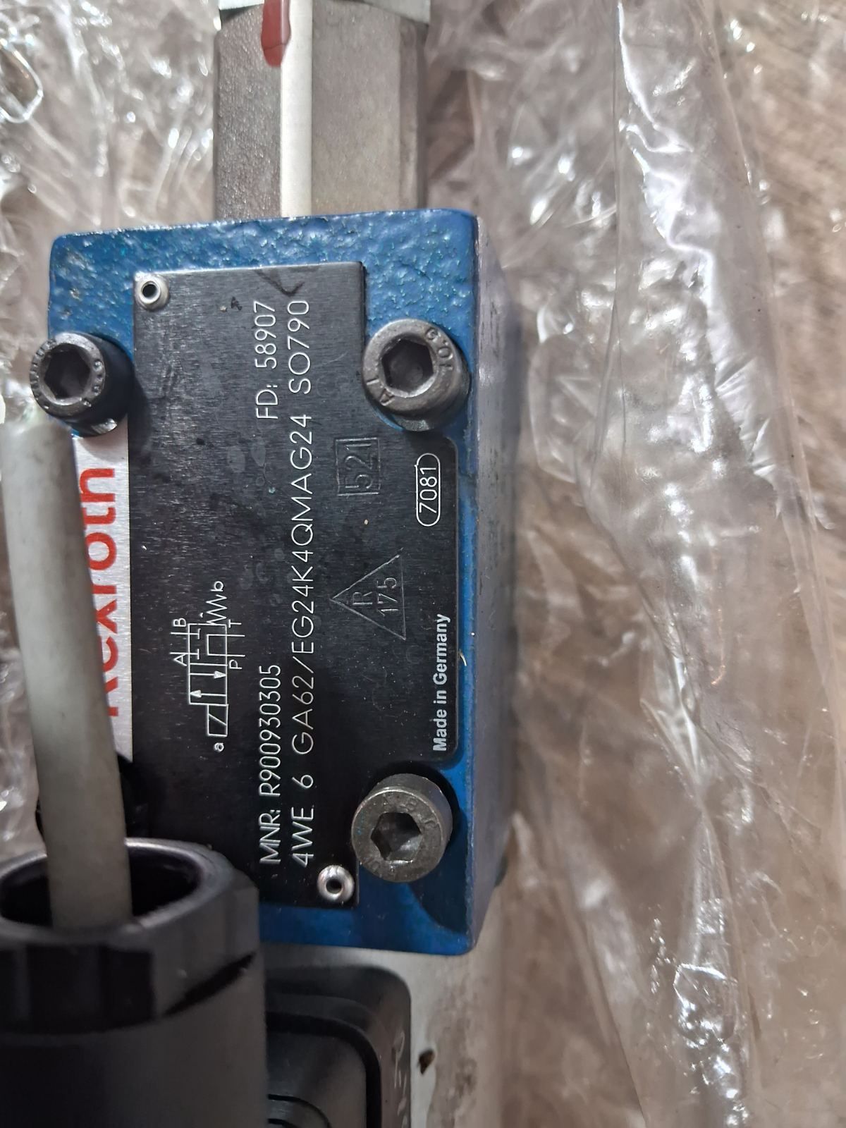 Rexroth r16 4we 6 ga62/eg24k розподільник гідравлічний