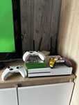 Xbox One S 1TB + 3 pady (1 limitowany) + forza horizon 5, fifa 23, gta