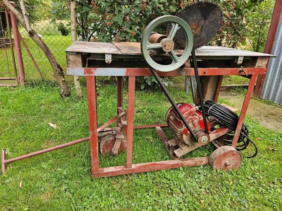 Sprzedam cyrkularkę z łuparką świdrową