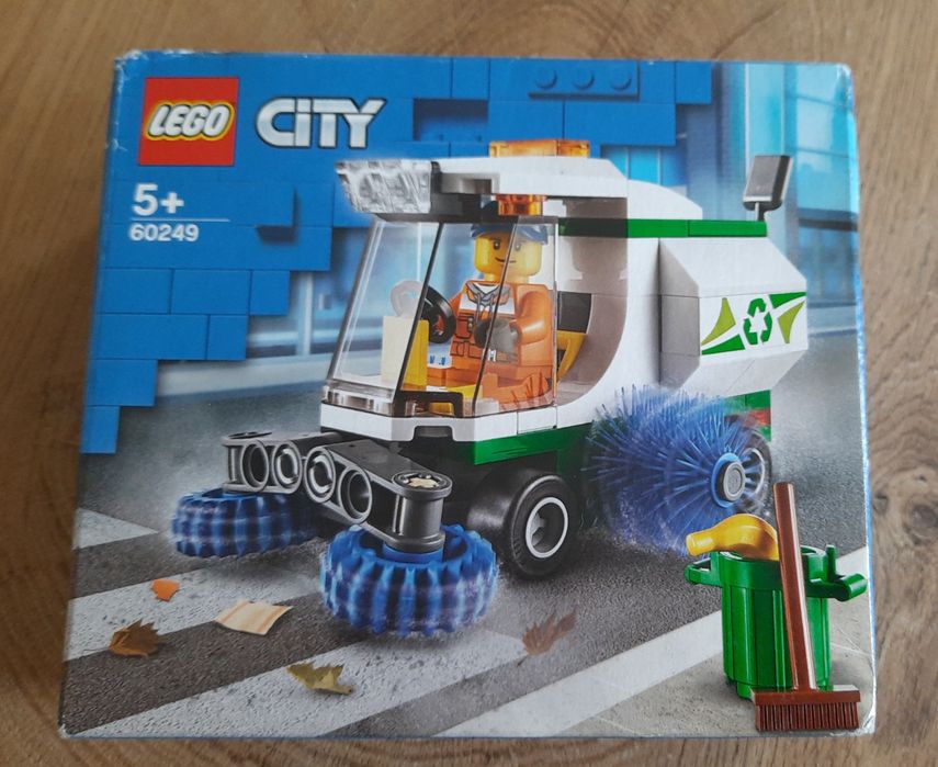LEGO 60249 City - Zamiatarka
