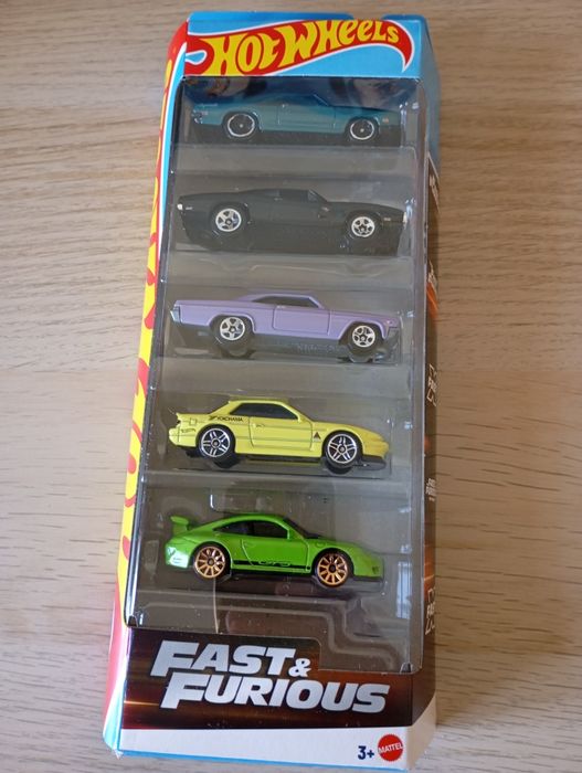 Vendo pack 5 veículos hotwheels fast and furious