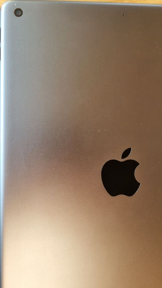 Ipad 10,2" w super stanie