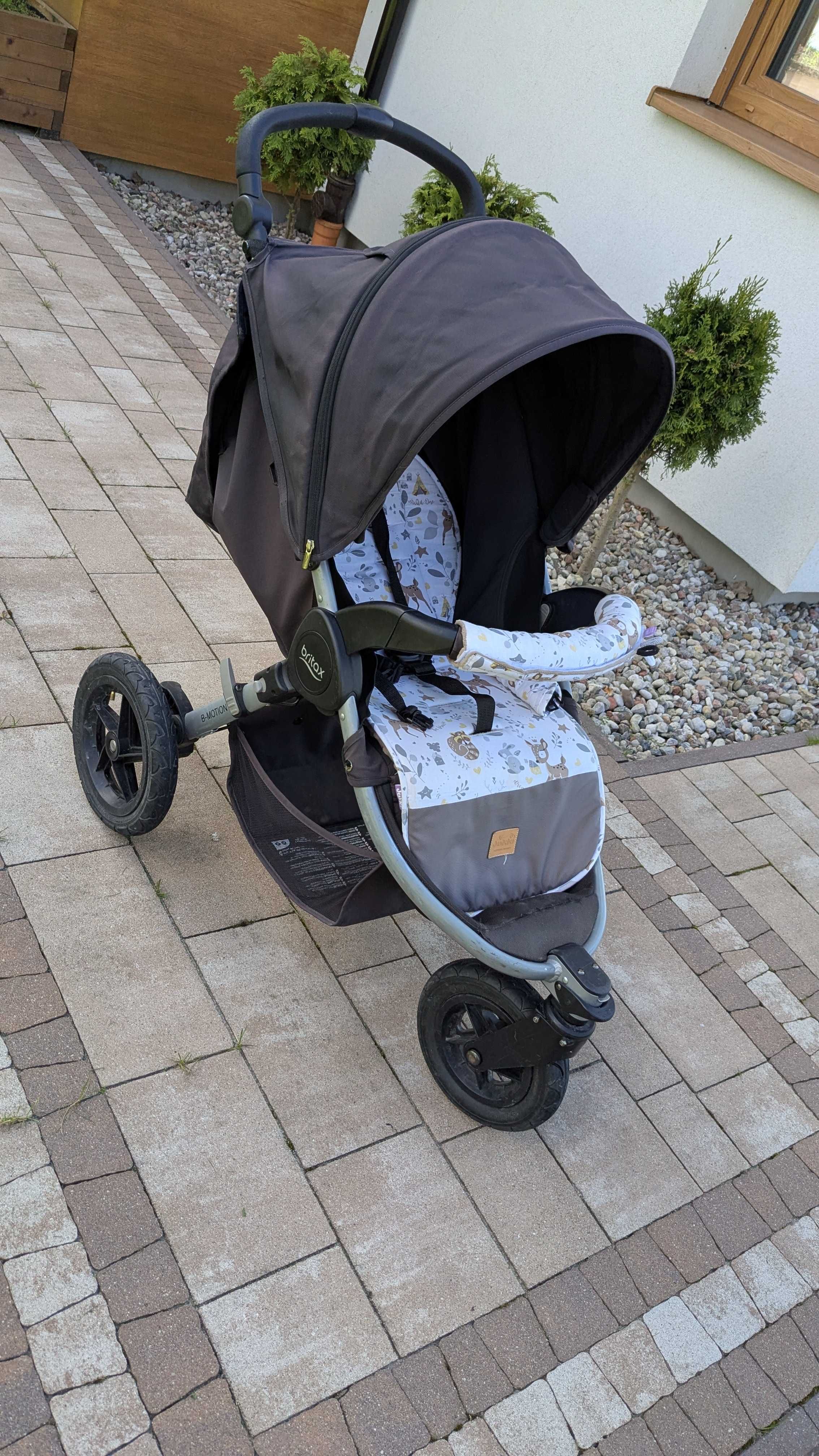 Britax B-motion 3 - wózek trójkołowy