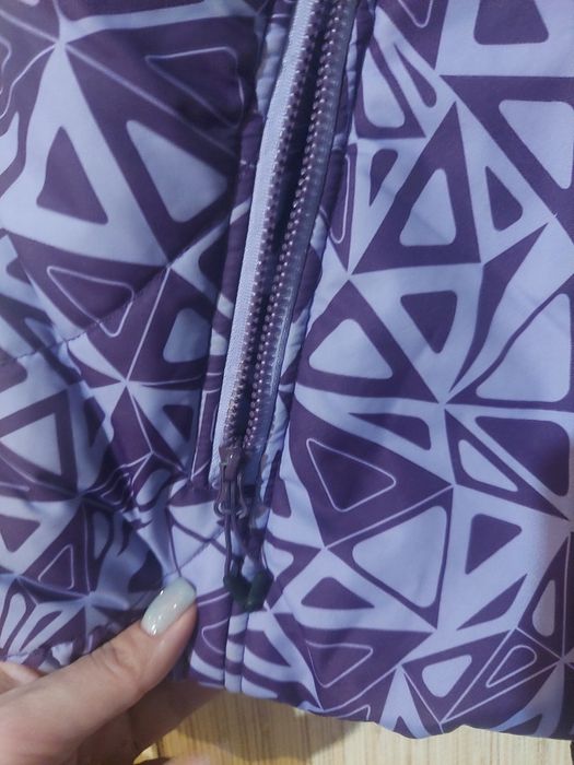 Продам зимову куртку дівчинка