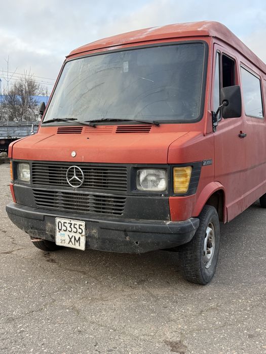 Mercedes-Benz T1 D208