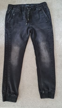 Spodnie jeansowe typu joggery firmy Reserved rozmiar L