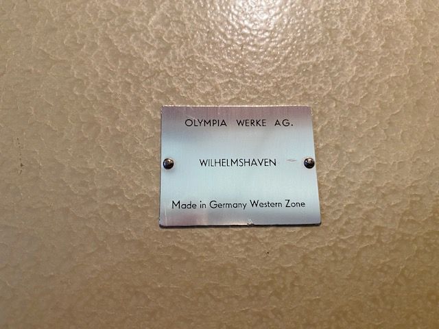 Maszyna do pisania Olympia Werke AG.