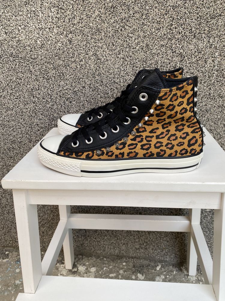 Оригінал шкіряні кеди Converse Chuck Taylor All Star Leopard Stud 24см