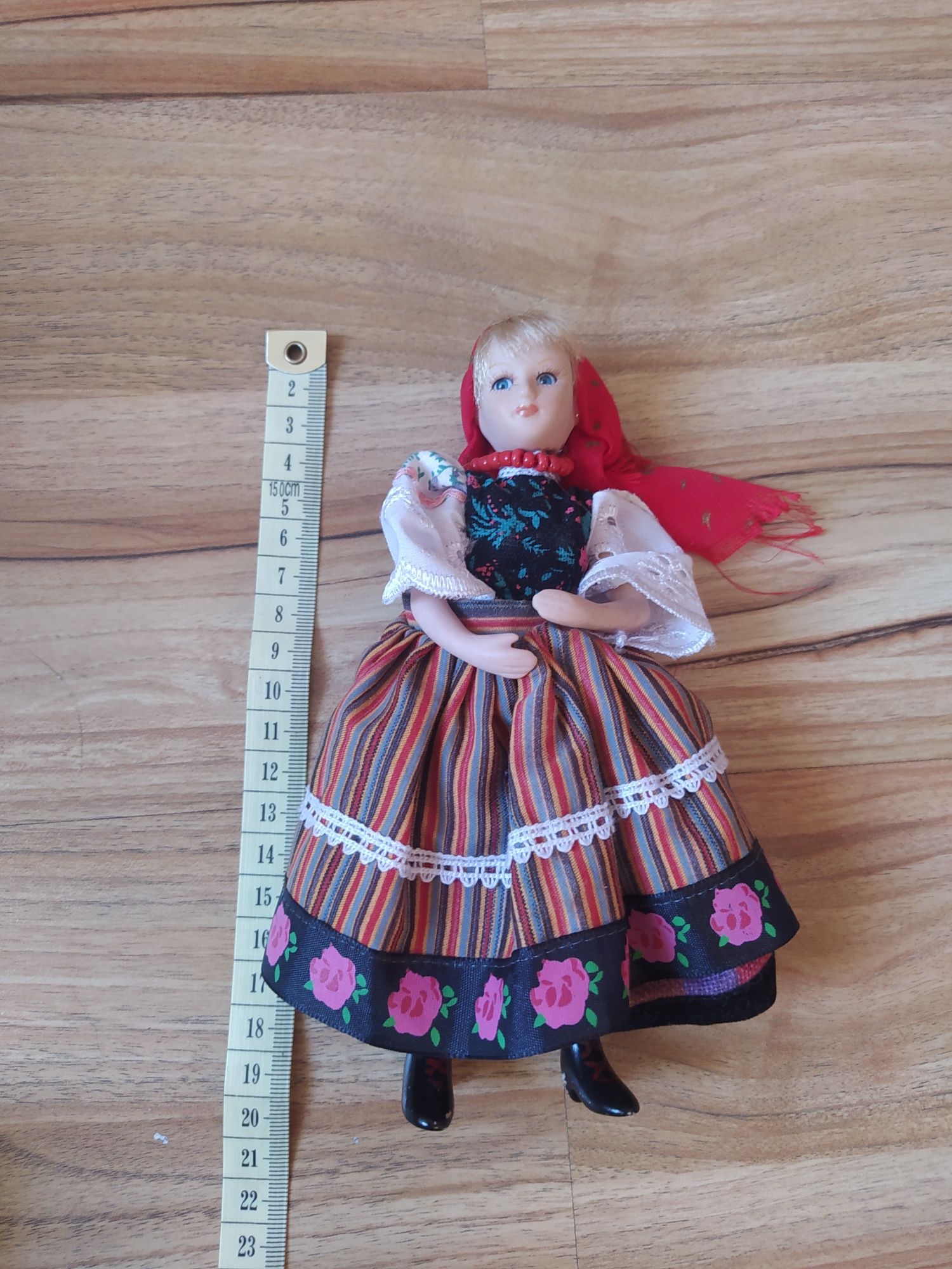 Porcelanowa lalka zabawka rzeźba ludowa strój ludowy lalka z porcelany