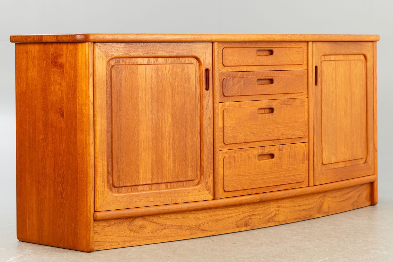 Sideboard | komoda | szafka | kredens tekowy Dyrlund Dania XX wiek
