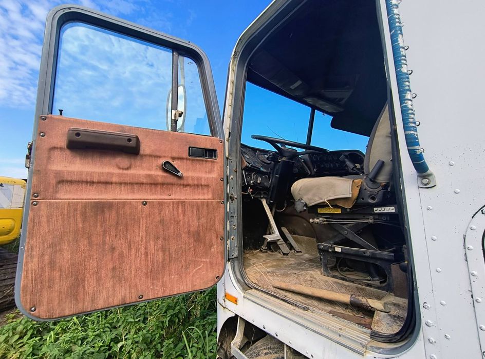 Самоскид International 9600