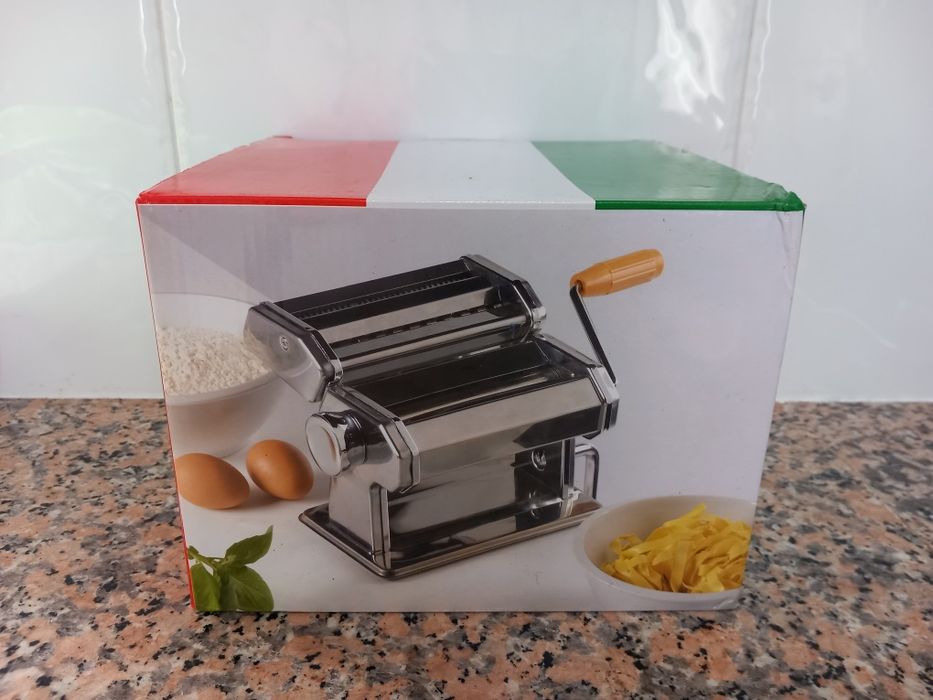 Máquina para fazer pasta ou estender massa