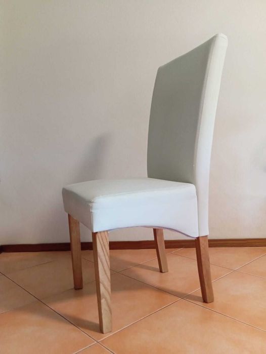 Cadeiras de Sala de Jantar em Cerejeira e Corino Branco