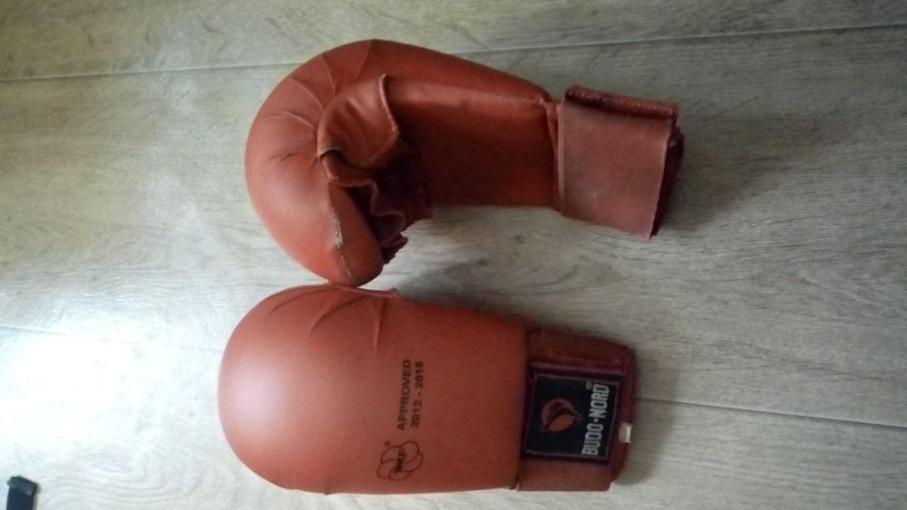 Перчатки (накладки) для каратэ