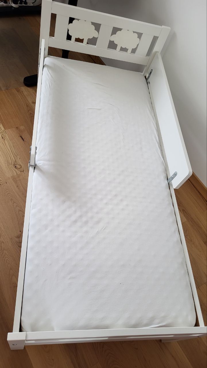 Łóżko dziecięce IKEA KRITTER + dodatkowy boczny ochraniacz