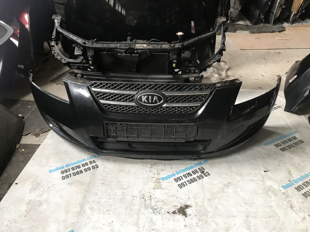 Kia Ceed 2006-2008 бампер  передній