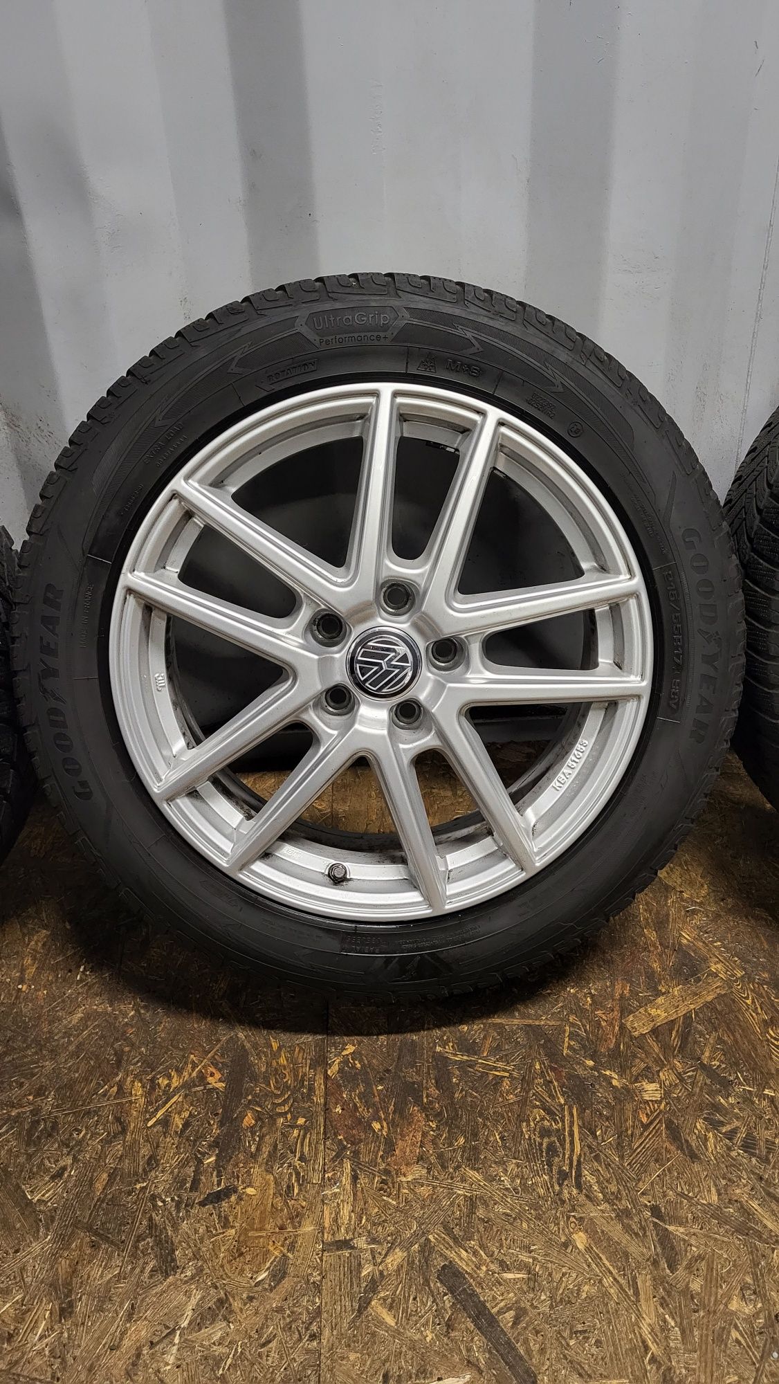 Alufelgi VW 17" 5x112 z oponami 215/55 R17 Passat B8 B7 Skoda Superb