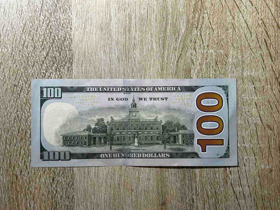купюра США 100 у.е