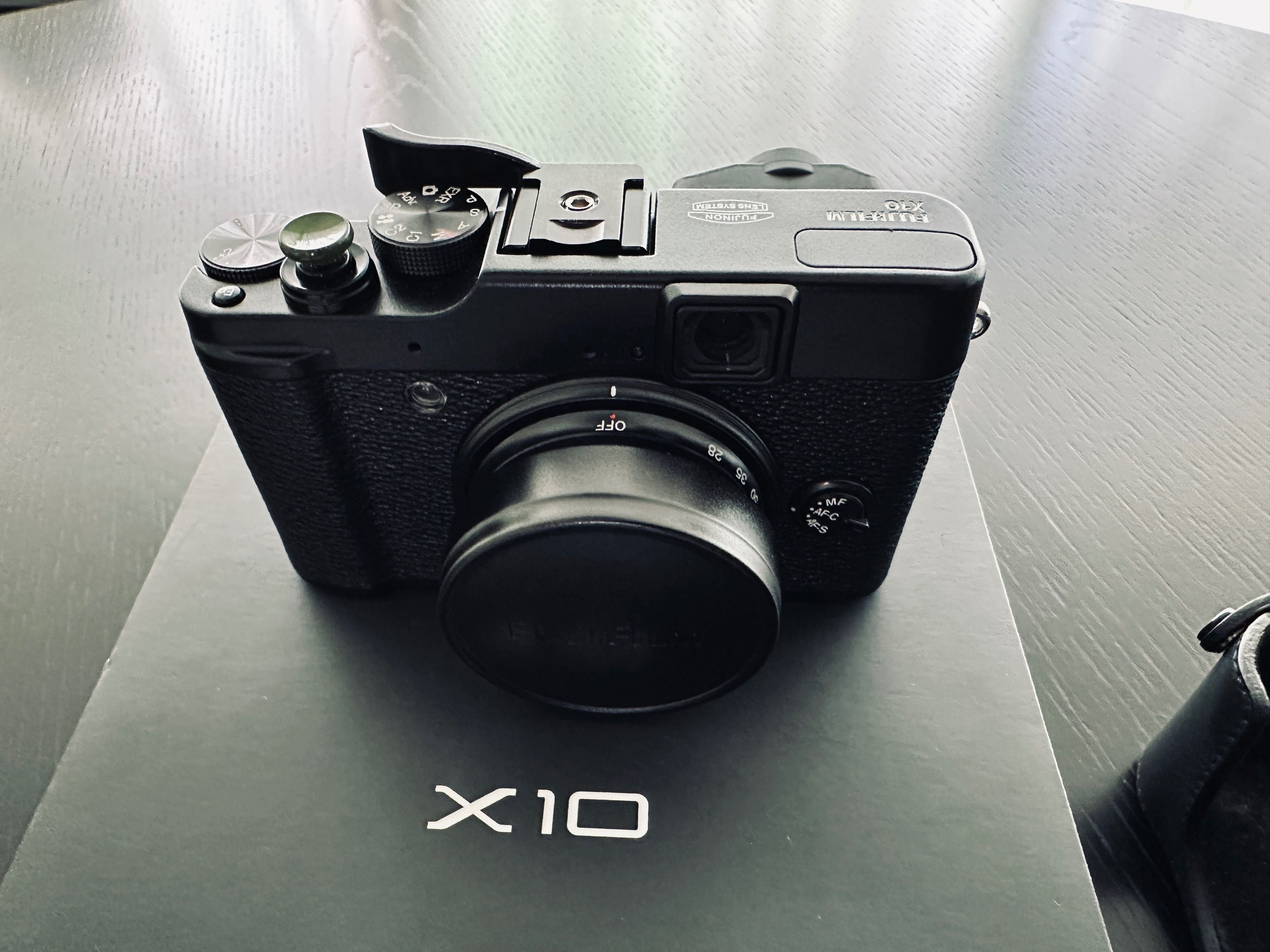 FujiFilm / Fuji X10 como nova