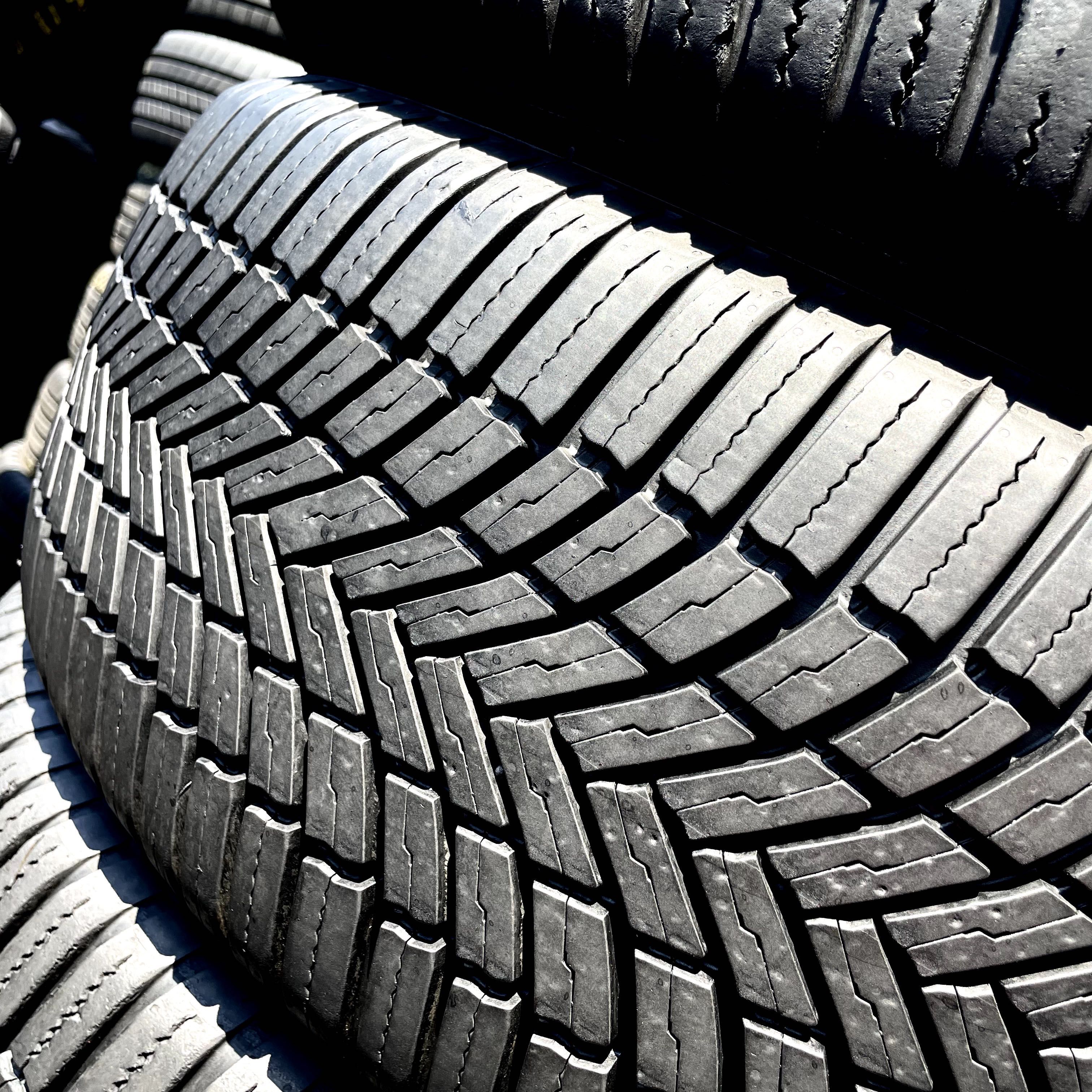 225/55/18 Bridgestone WeatherControl A005 | 95%остаток | зимние шины
