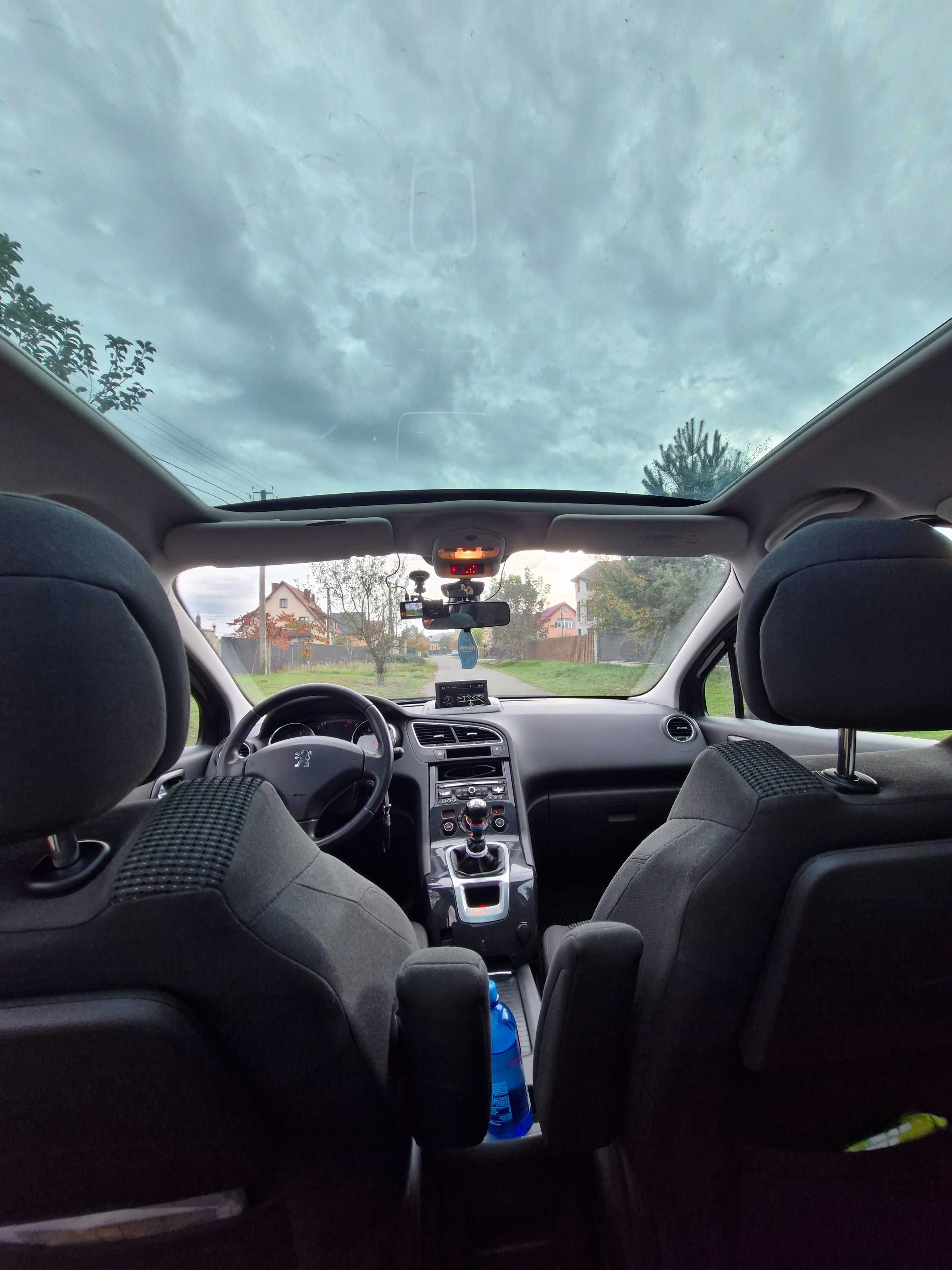 Peugeot 5008 2013