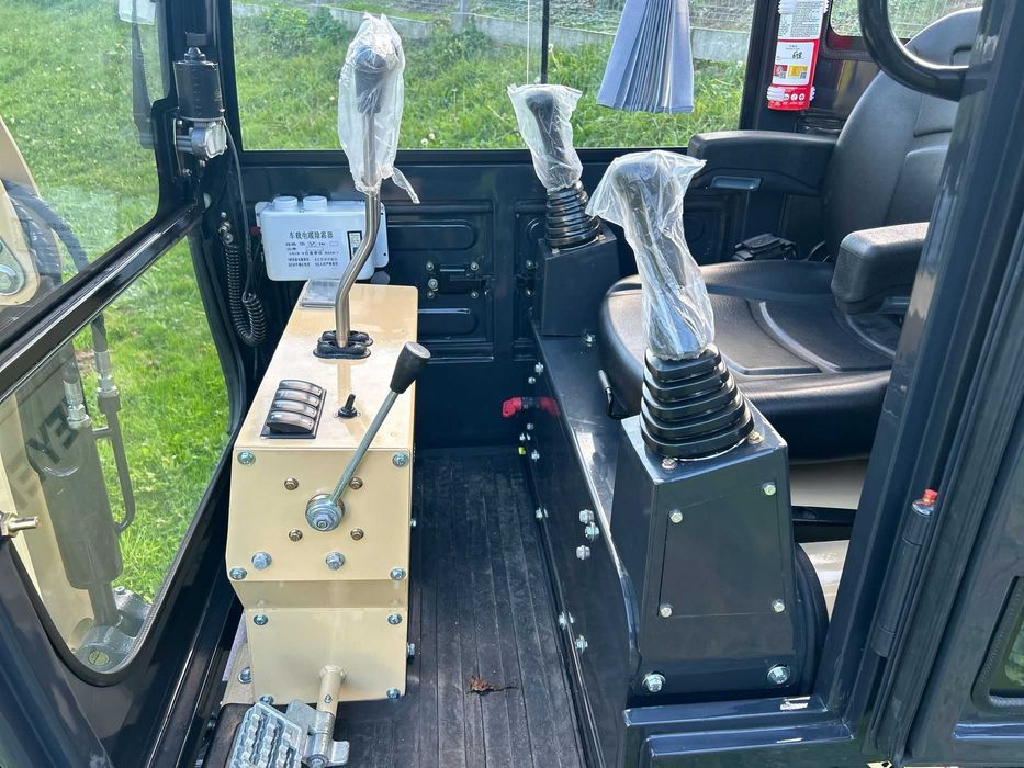 Minikoparka MEYER EX12 YANMAR (Skrętne ramię + Joystick) LEASING