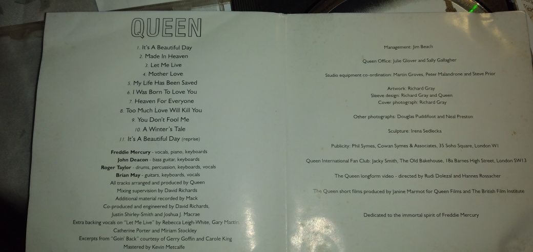 Sprzedam płytę CD z utworami brytyskiej grupy Queen