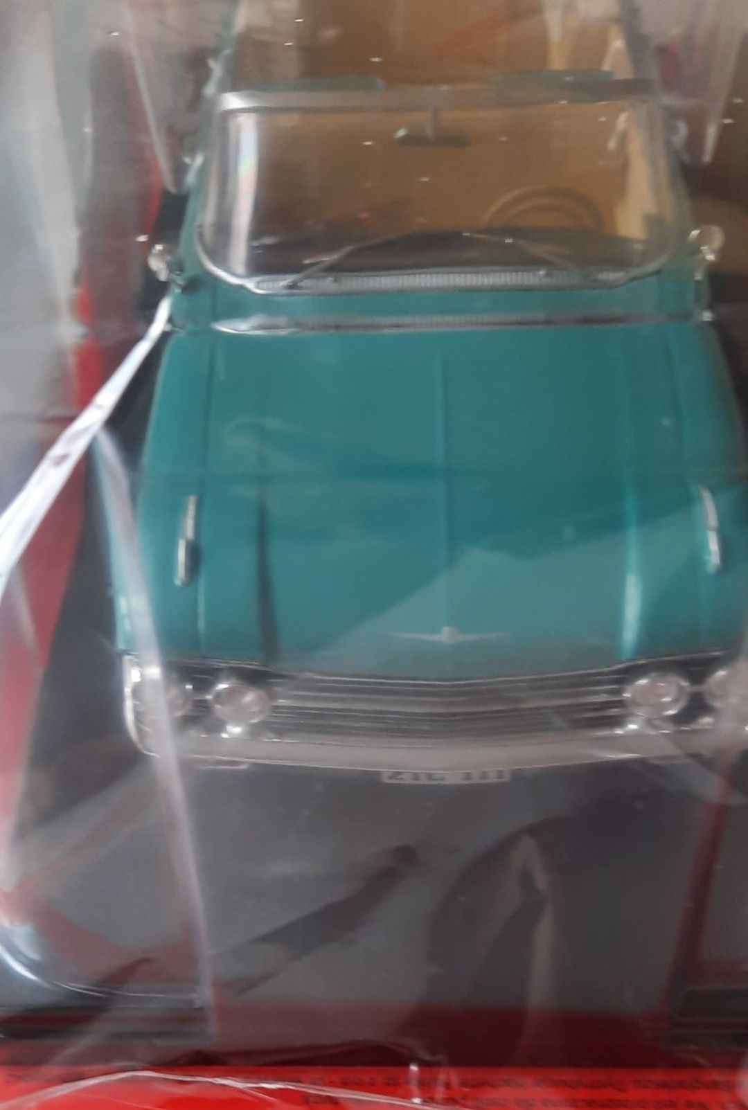Zil 111D Kultowe Auta PRL model 1:24