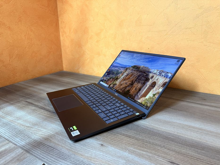 Преміум ультрабук Dell Vostro 7500(i7-10750/16/GTX1650Ti/256/FHD IPS)
