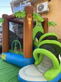 Дитячий надувний батут(ігровий центр,атракціон) «Веселі Джунглі»