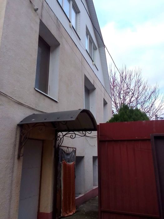 Сдам 2х этажный дом на правом берегу с ремонтом!