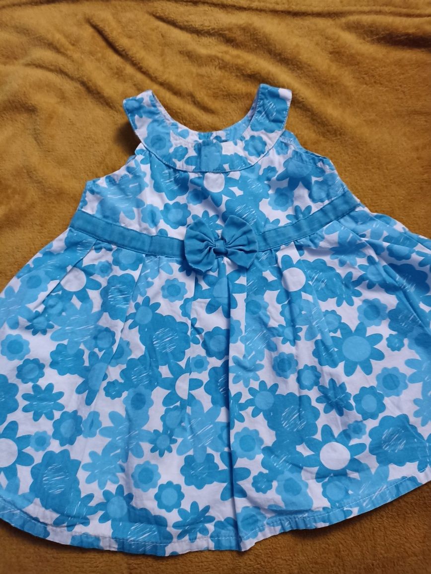 Sukienka niemowlęca w niebieskie kwiaty