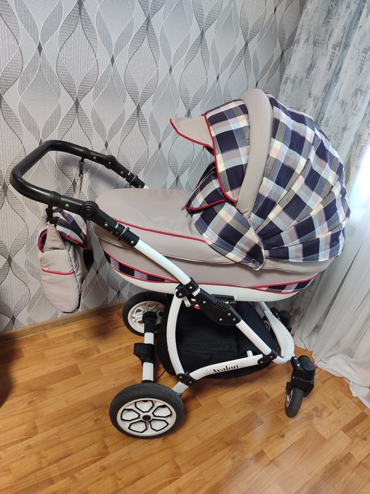 Продам коляску Avalon
